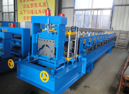 Coupe hydraulique de Ridge Cap Roll Forming Machine Cr12 de la CE