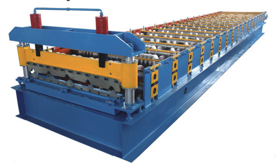 Petit pain couvrant de la feuille 840 formant la machine, feuille ondulée bleue de toit faisant la machine