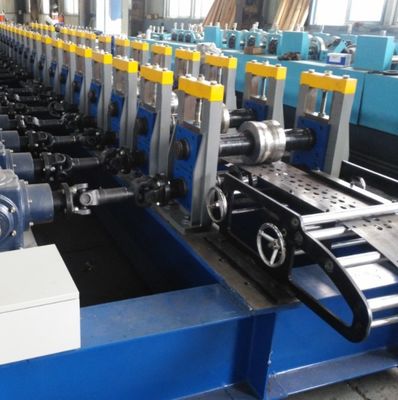 la formation de petit pain de tôle 20m/min usine la palette hydraulique d'étagère