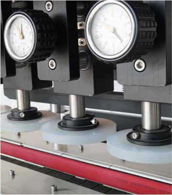 Huit machine de capsulage 1000w 120b/Min de nourriture du diamètre 55mm de roue