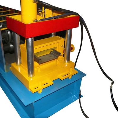 Cadre de porte en acier jaune faisant à machine Cr12 la coupe hydraulique