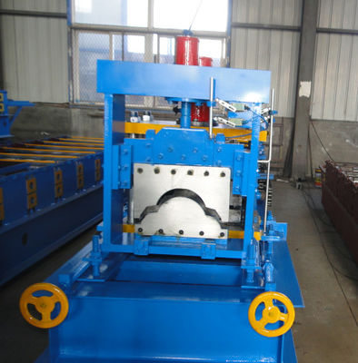 Coupe hydraulique d'OIN de machine de Ridge Steel Sheet Roll Forming